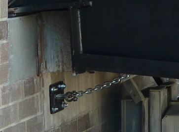 Chains-and-Brackets-for-loading-dock–ramps.png Chains and Brackets for loading dock ramps